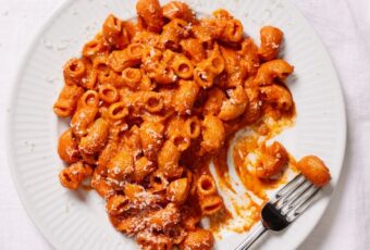 Copycat Carbone's Addicting Spicy Rigatoni