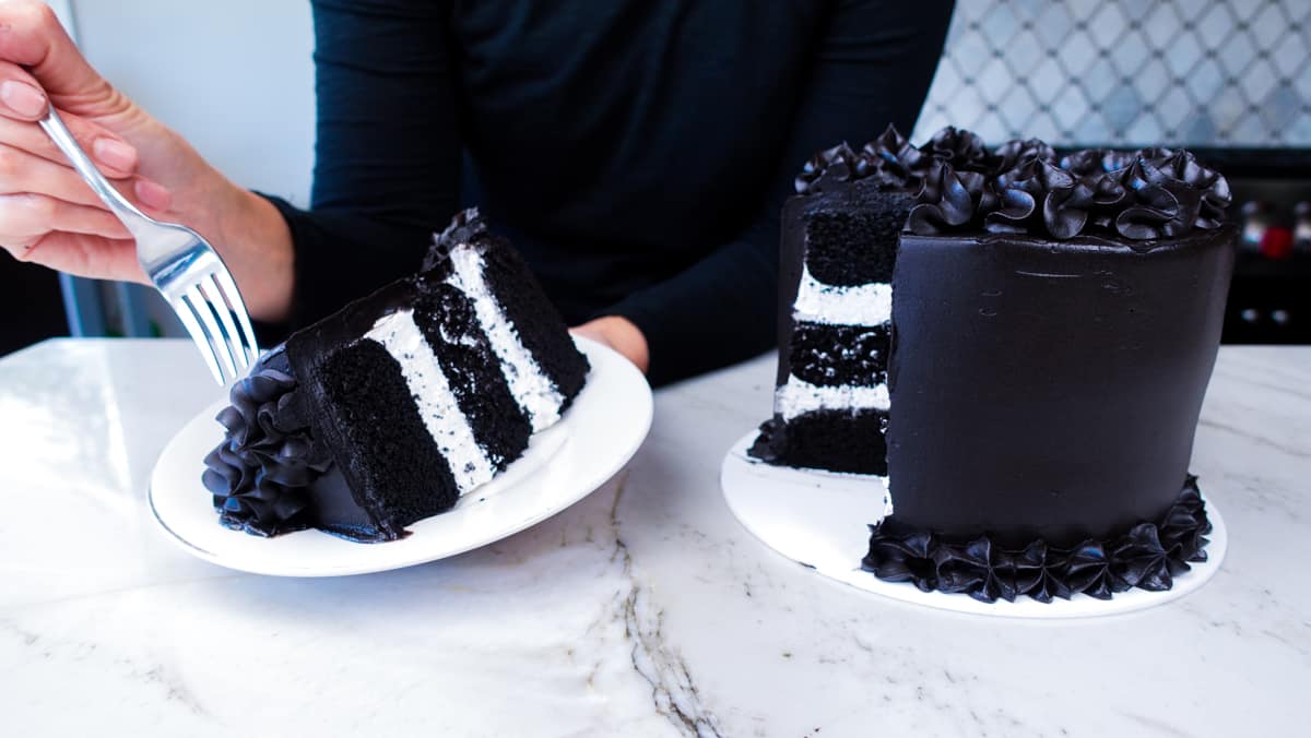 A Stunning And Delicious Cake (Sugarologie)